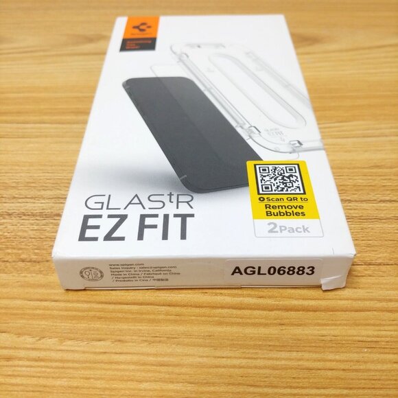 Spigen iPhone 15 Plus Screen Protector GLAS.tR EZ Fit 2‎ Pack AGL06883 - Picture 3 of 3
